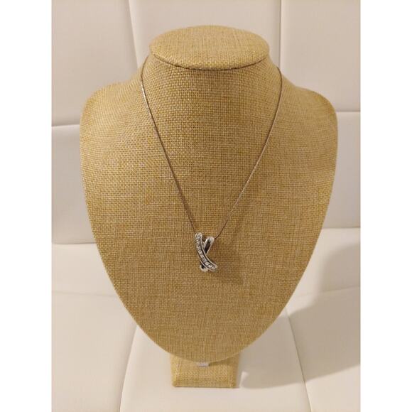 18K White Gold Plated & Cubic Zirconia 16" Pendant Necklace - Picture 1 of 2